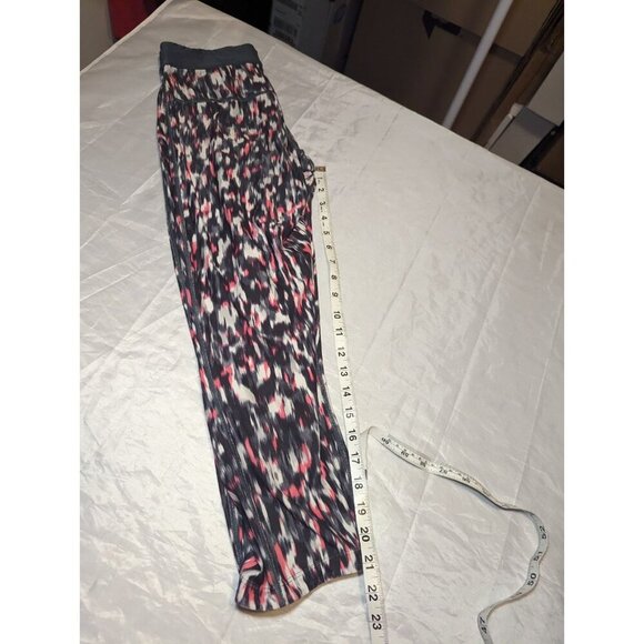 Womens Size Small Capri Pants Nike Stay Warm dri fit black pink white - Picture 15 of 16